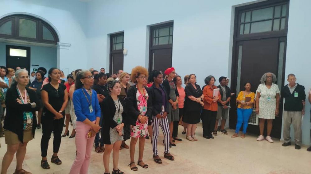 Imagen relacionada con la noticia :Los tiempos difíciles hacen grande a la mujer cubana